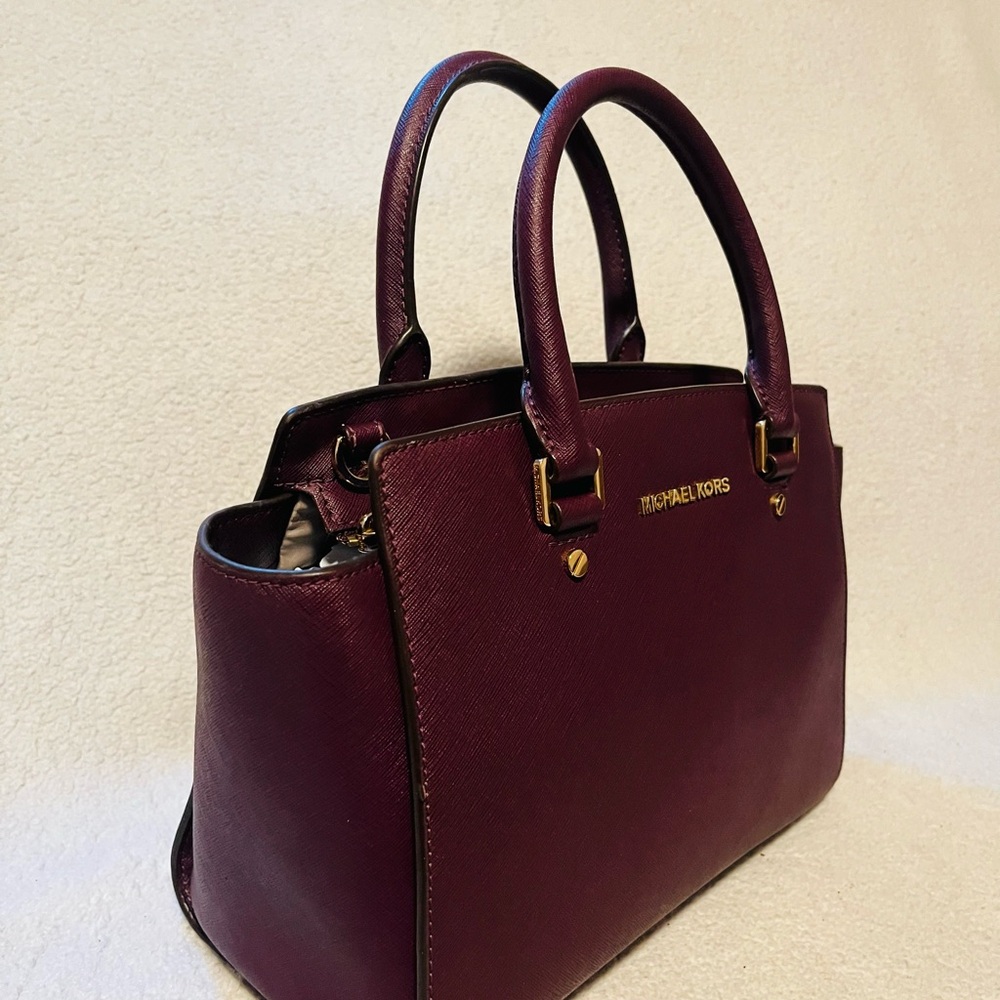 Michael Kors Selma Medium Saffiano Leather Satchel. - Picture 6 of 14